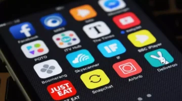 تحذير أمني عاجل 6 تطبيقات في جوجل بلاي تسرق رسائل واتساب وتصورك سرا